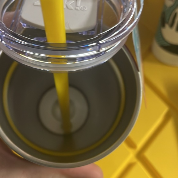 Disney Zak! Mickey Mouse tumbler 19.5 oz - Picture 4 of 5